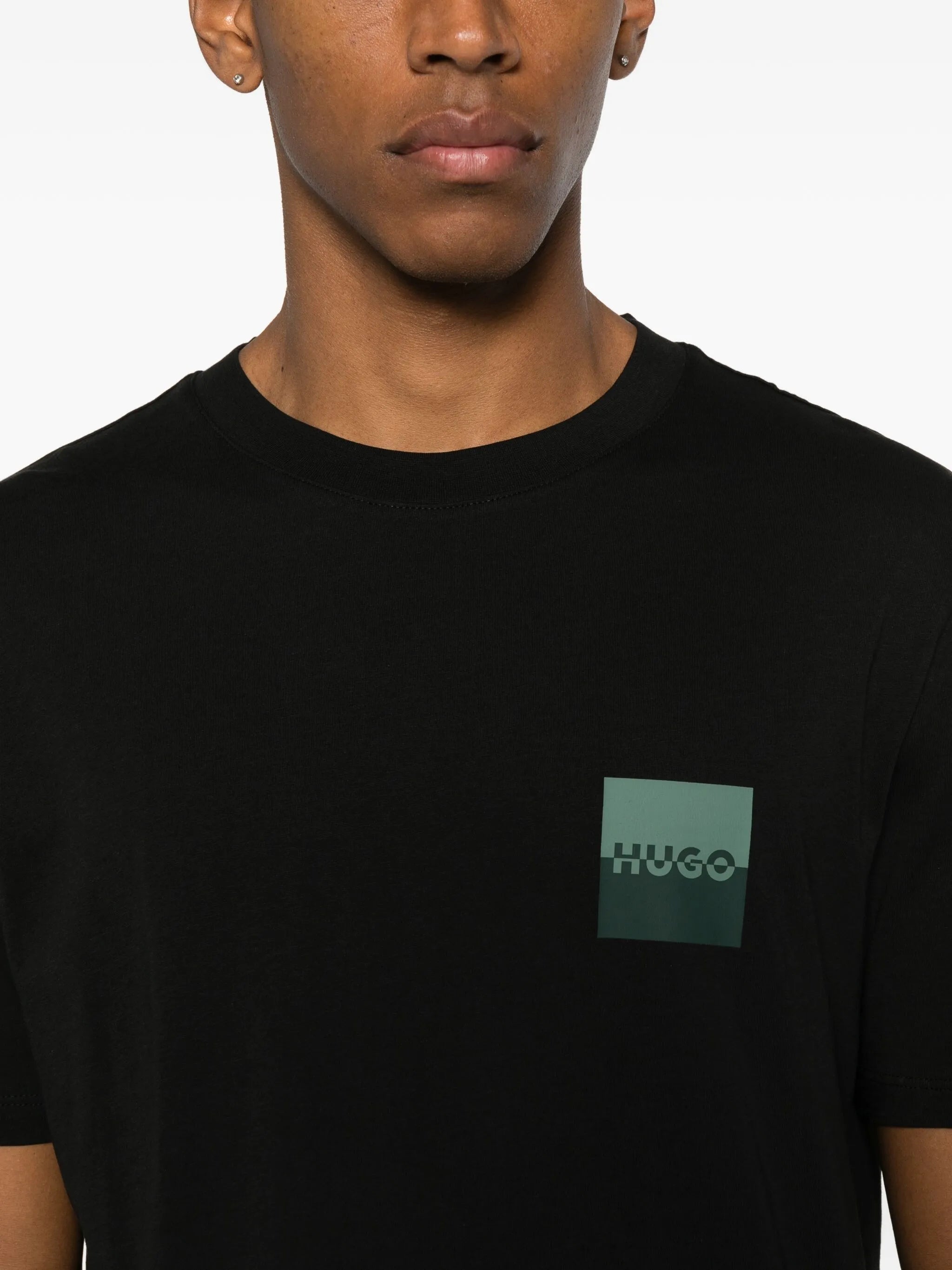 2762878
