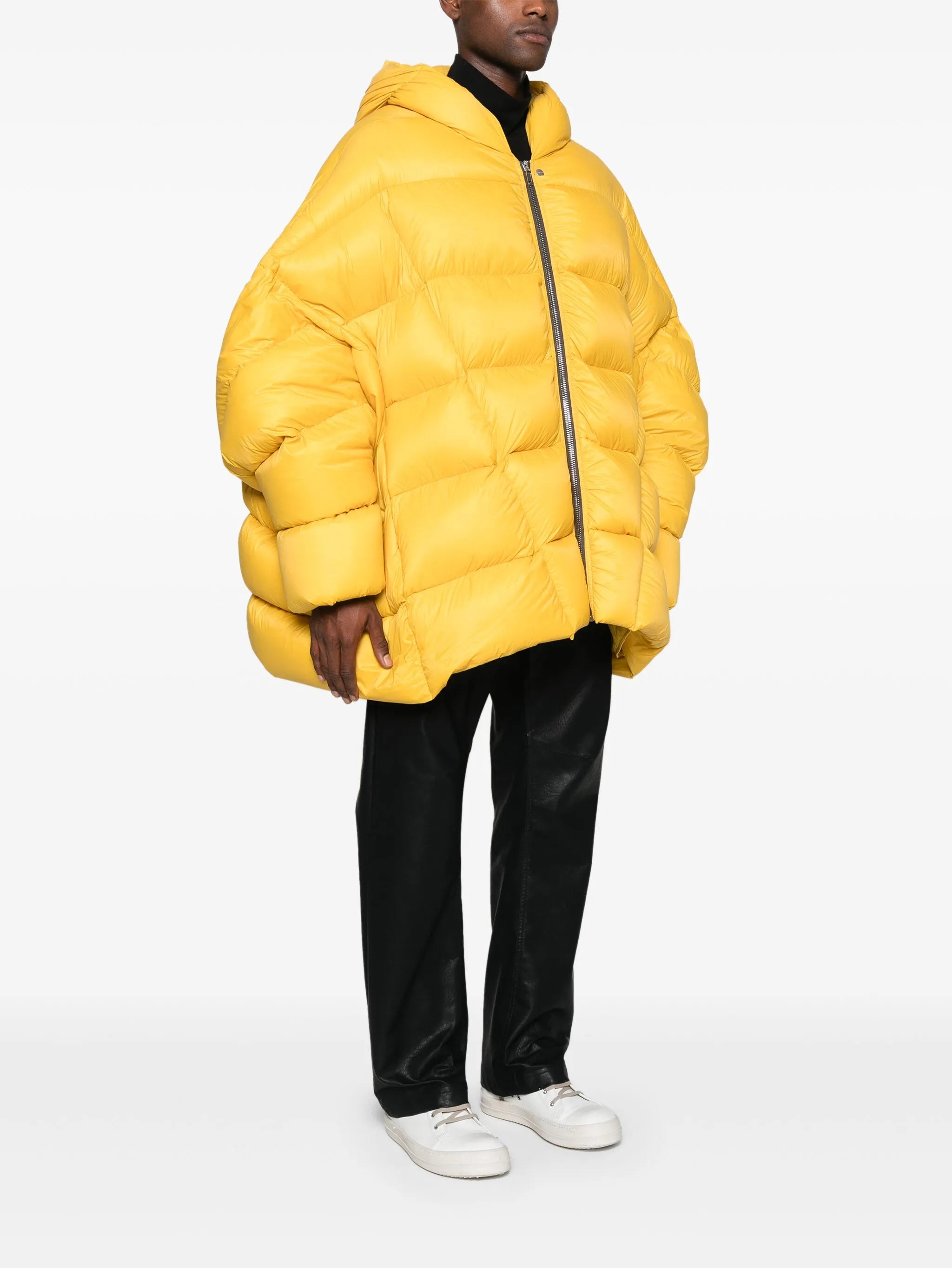 2595469