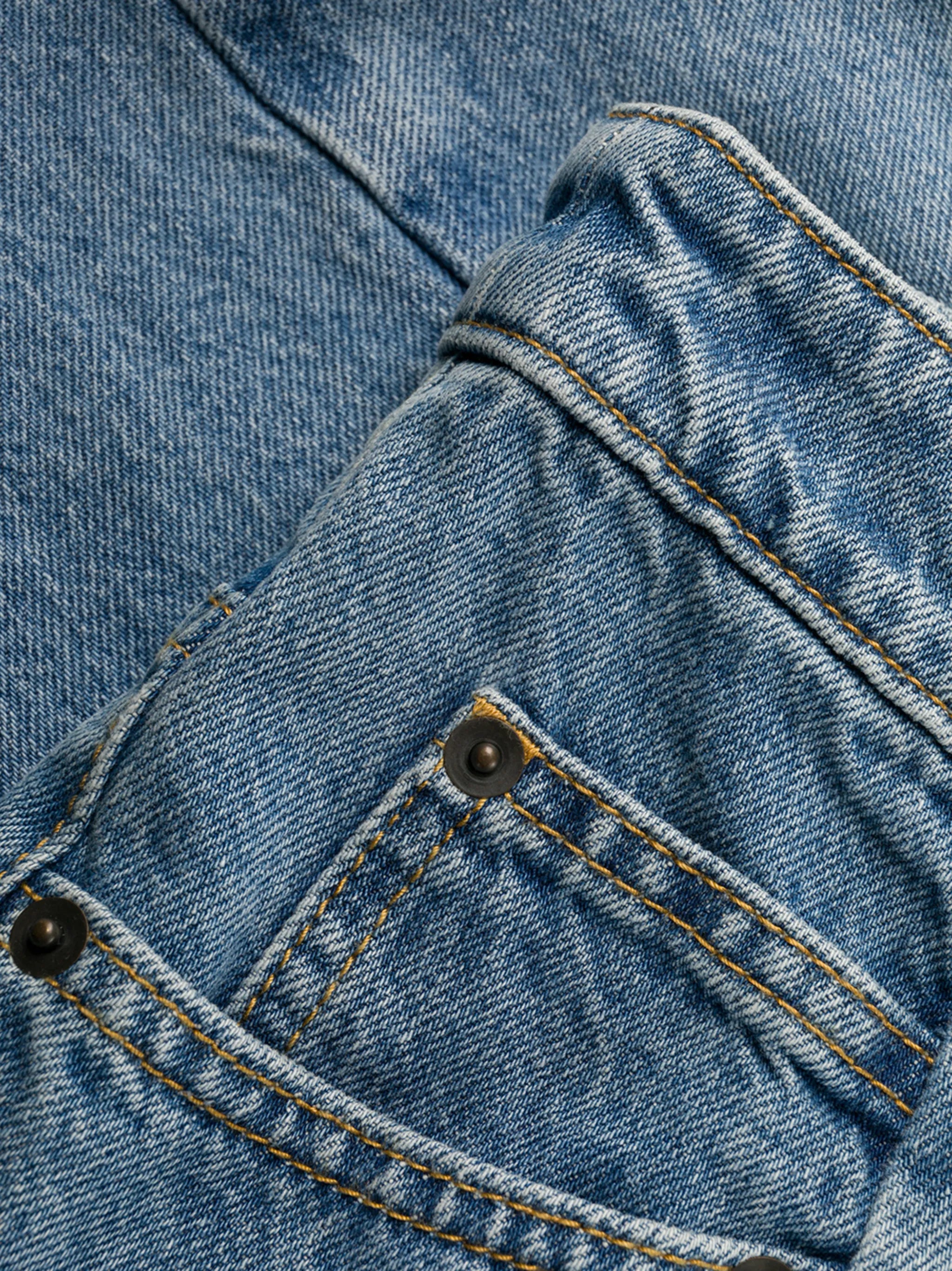 2605647