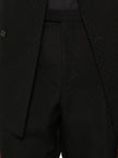 2743588