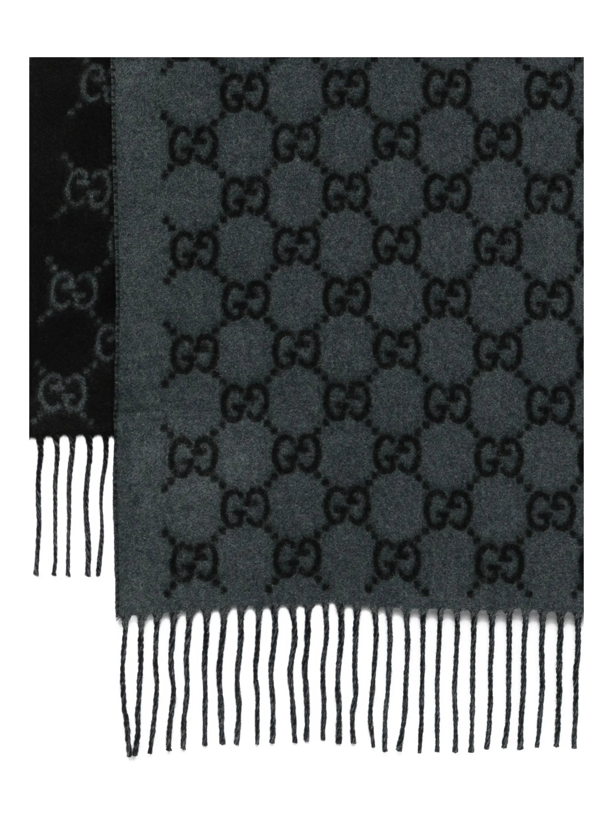 2738777
