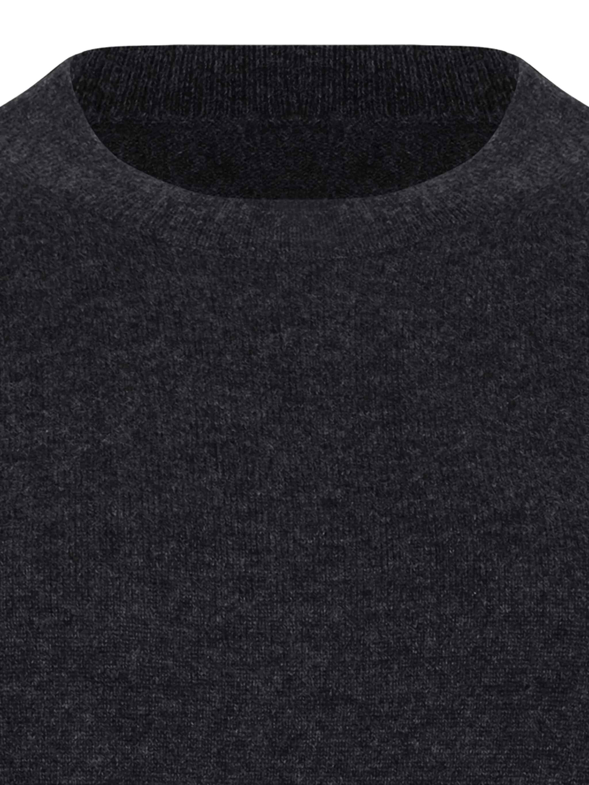 2745332