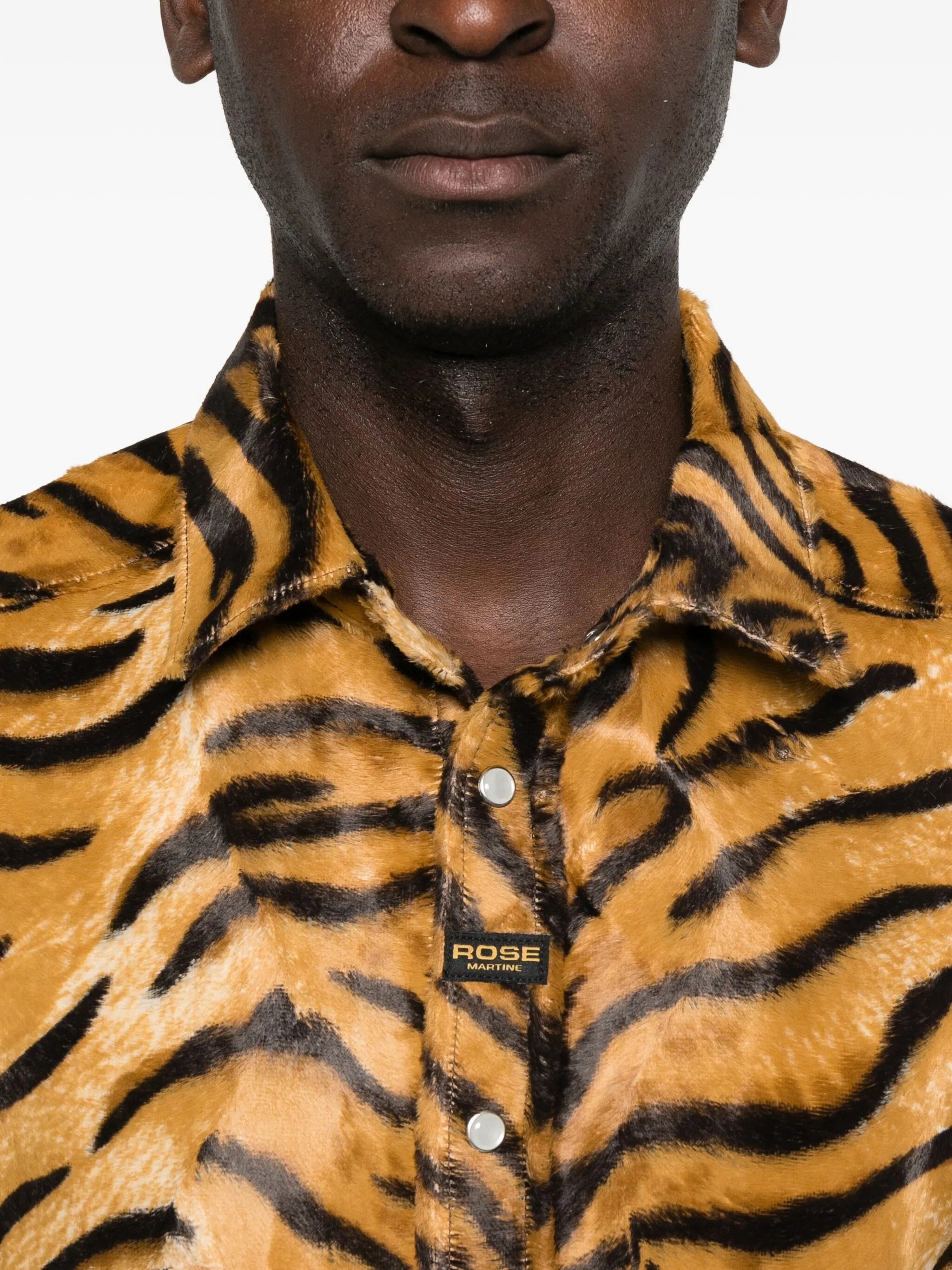 2704076