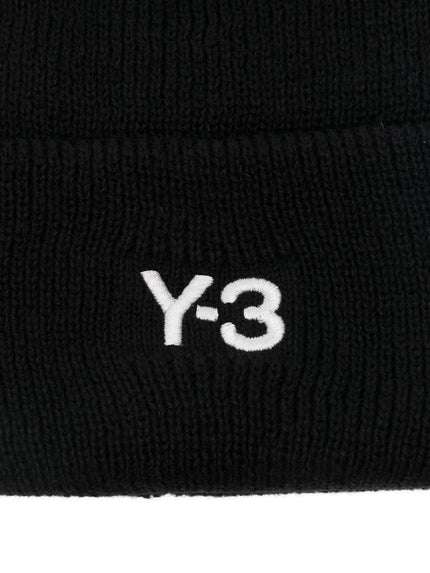 2743821