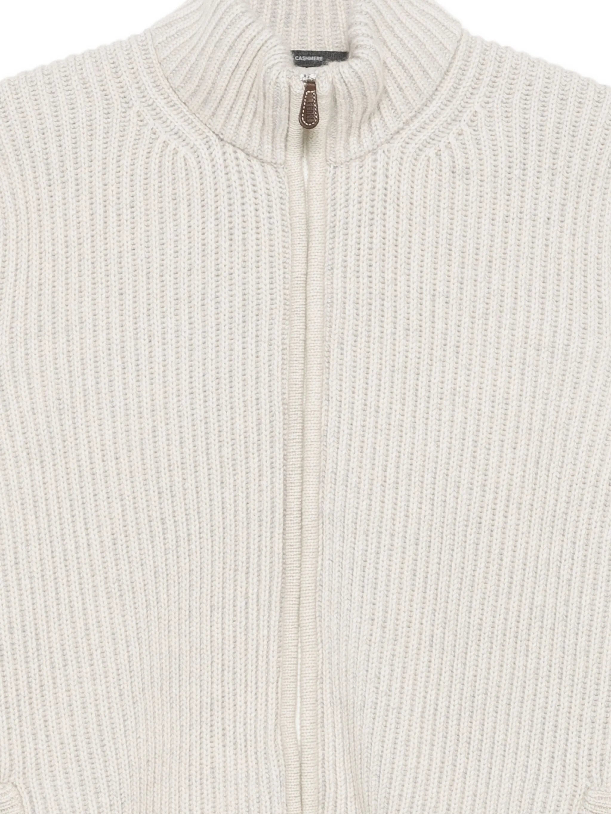 2743819