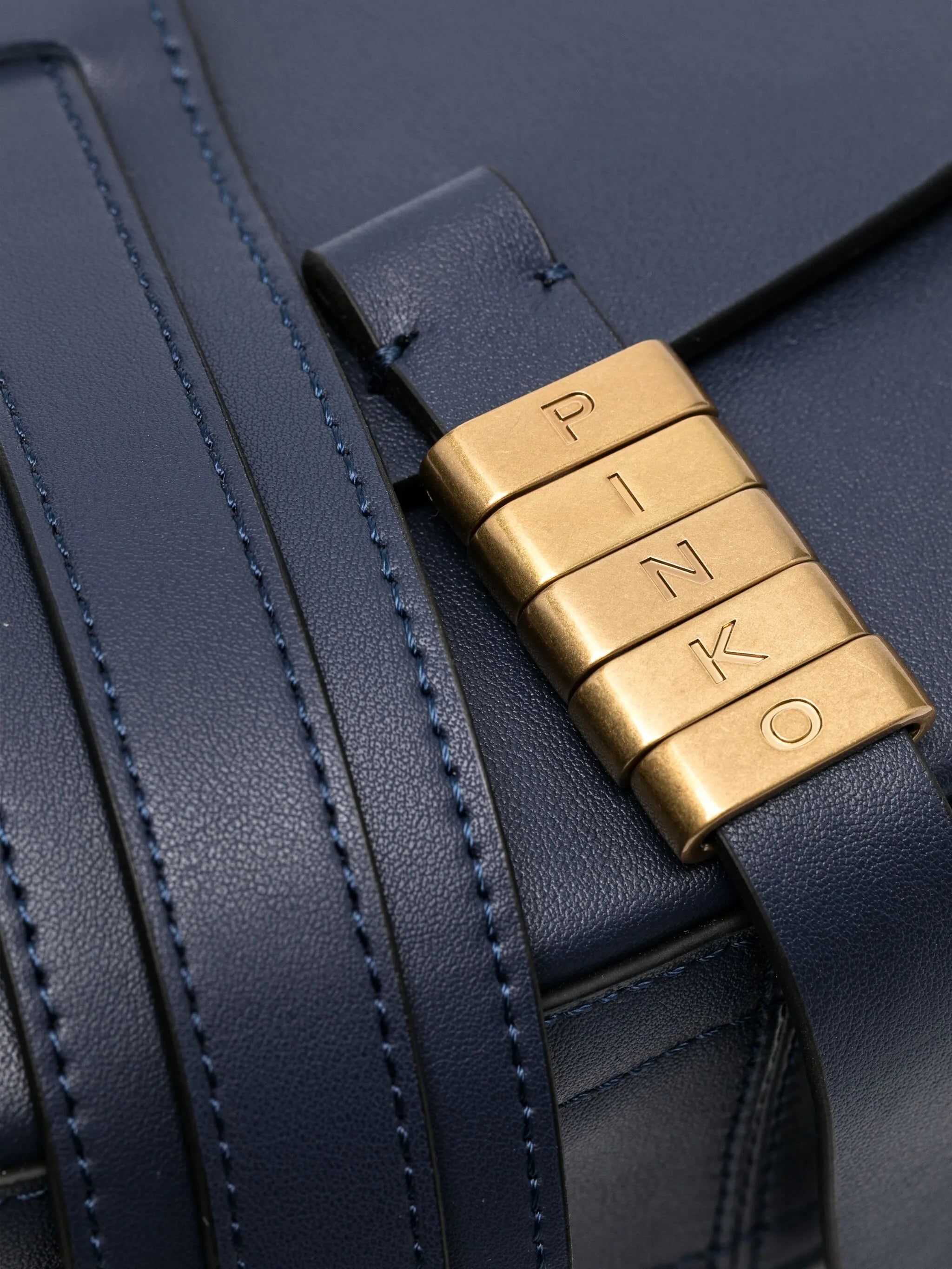 2748487