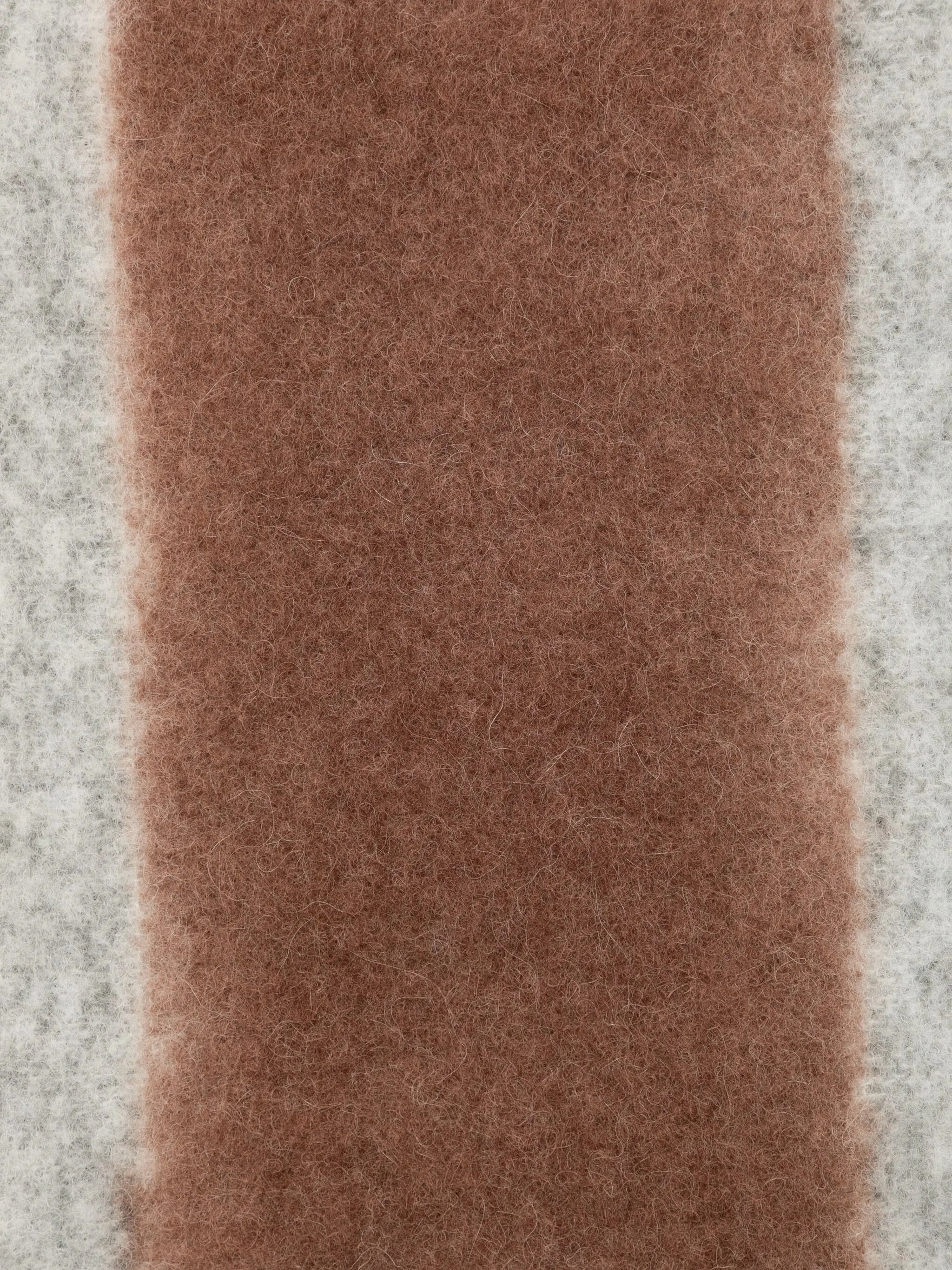 2701568