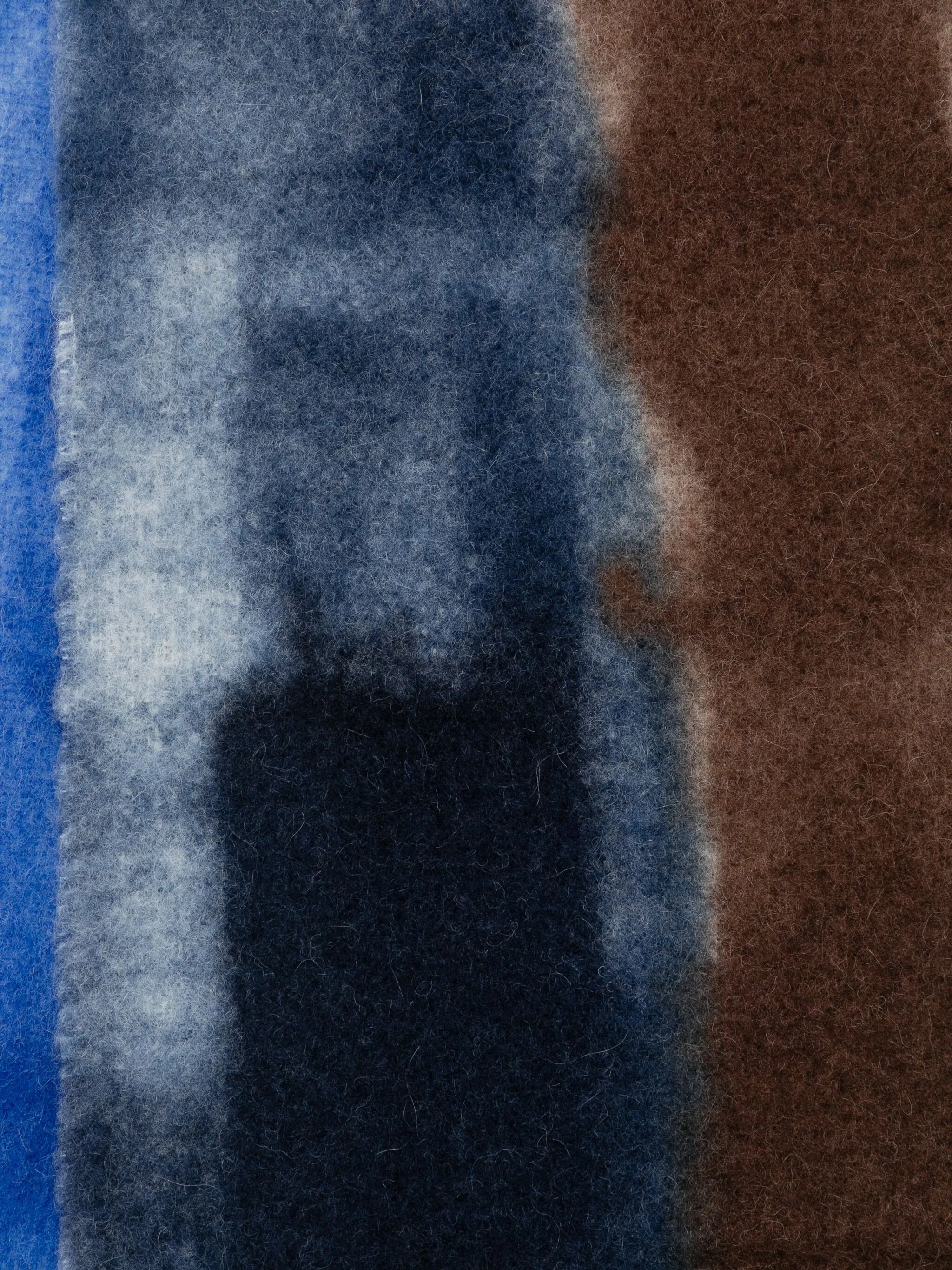 2701560