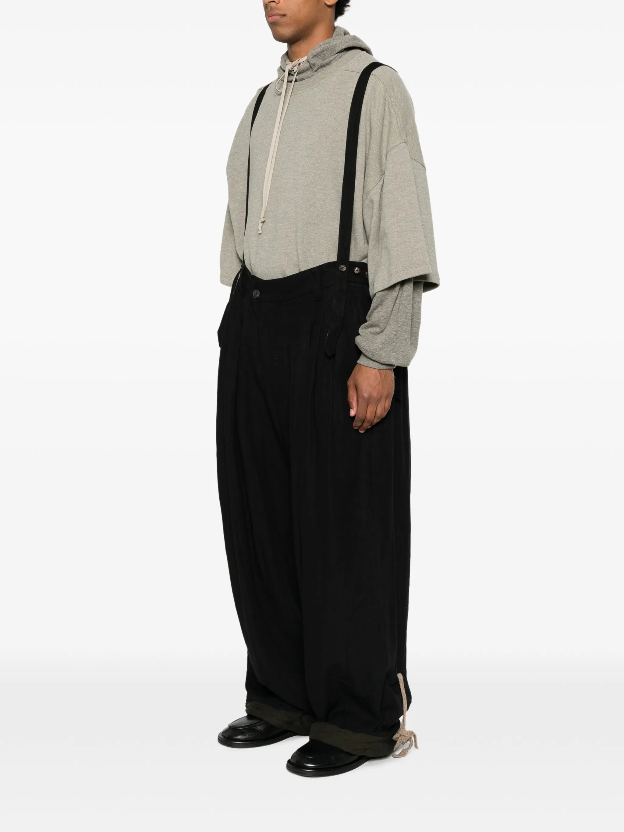 2943682