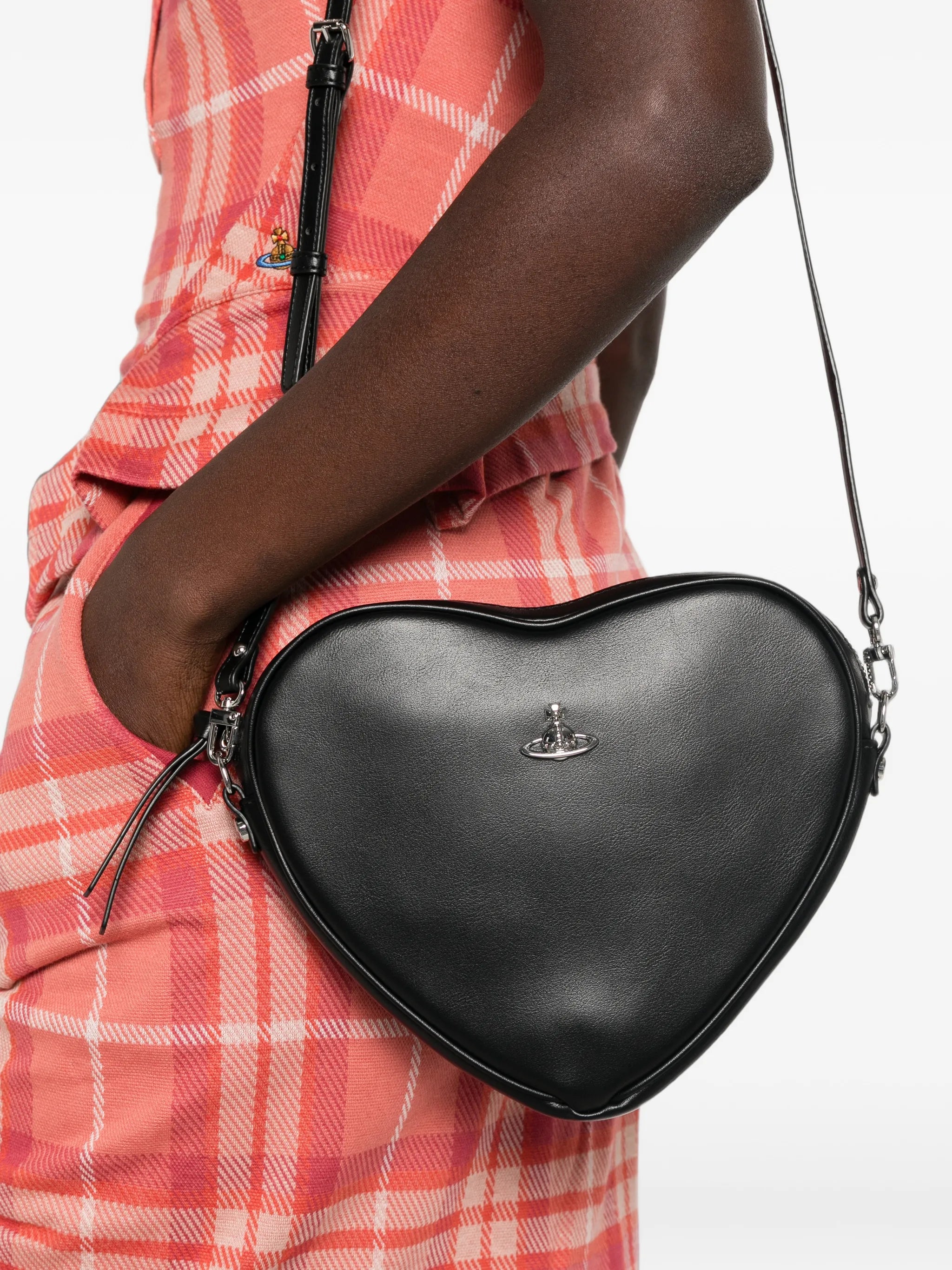 3022799