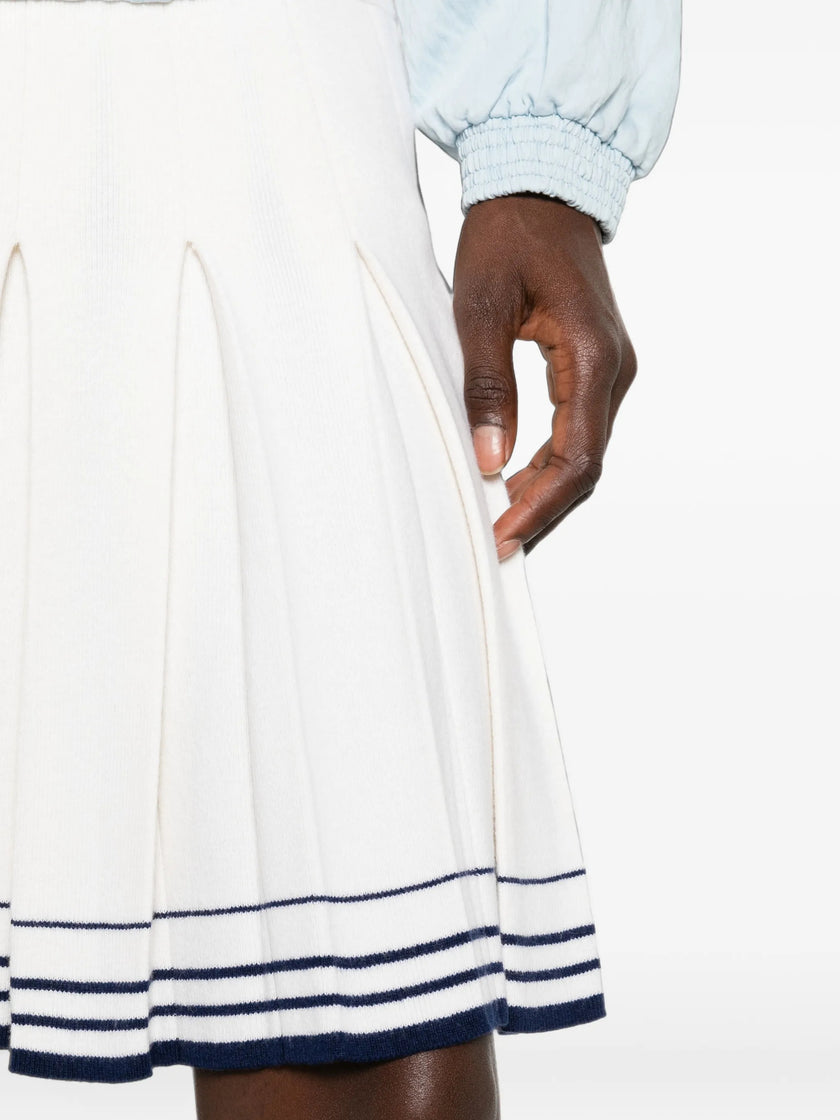 3046153