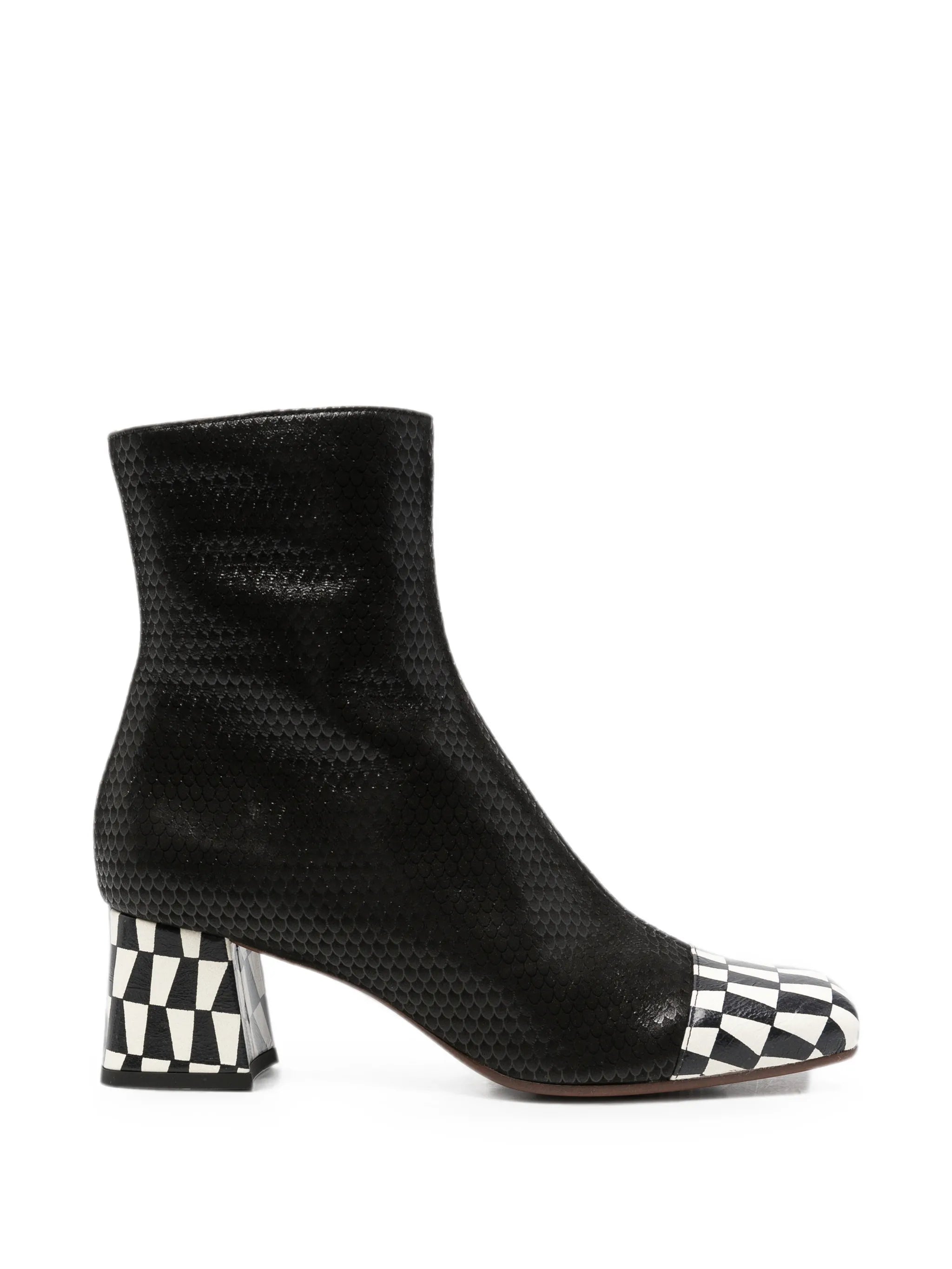 2985574