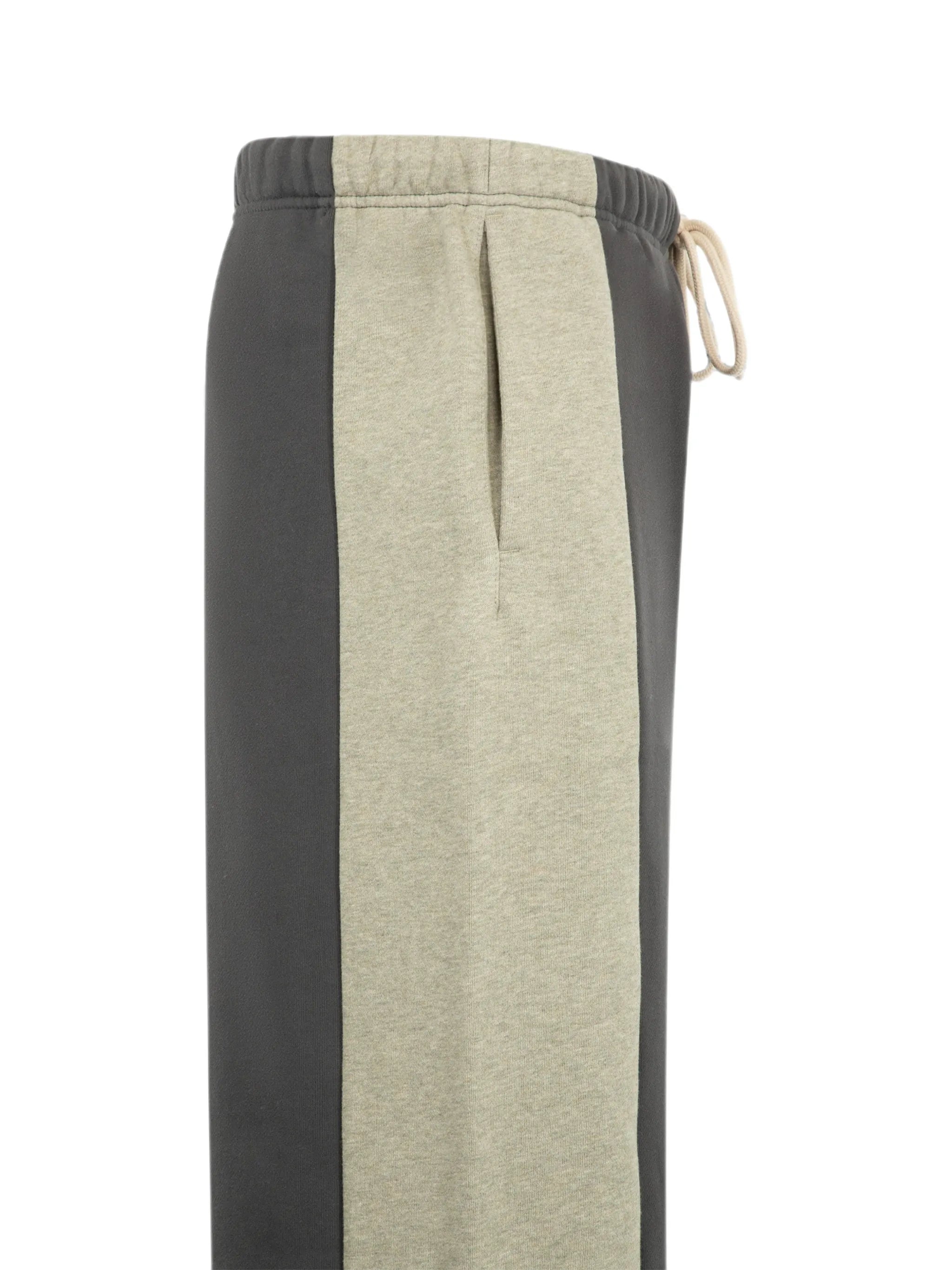 3065107 - Fear Of God Essentials | ERALDO