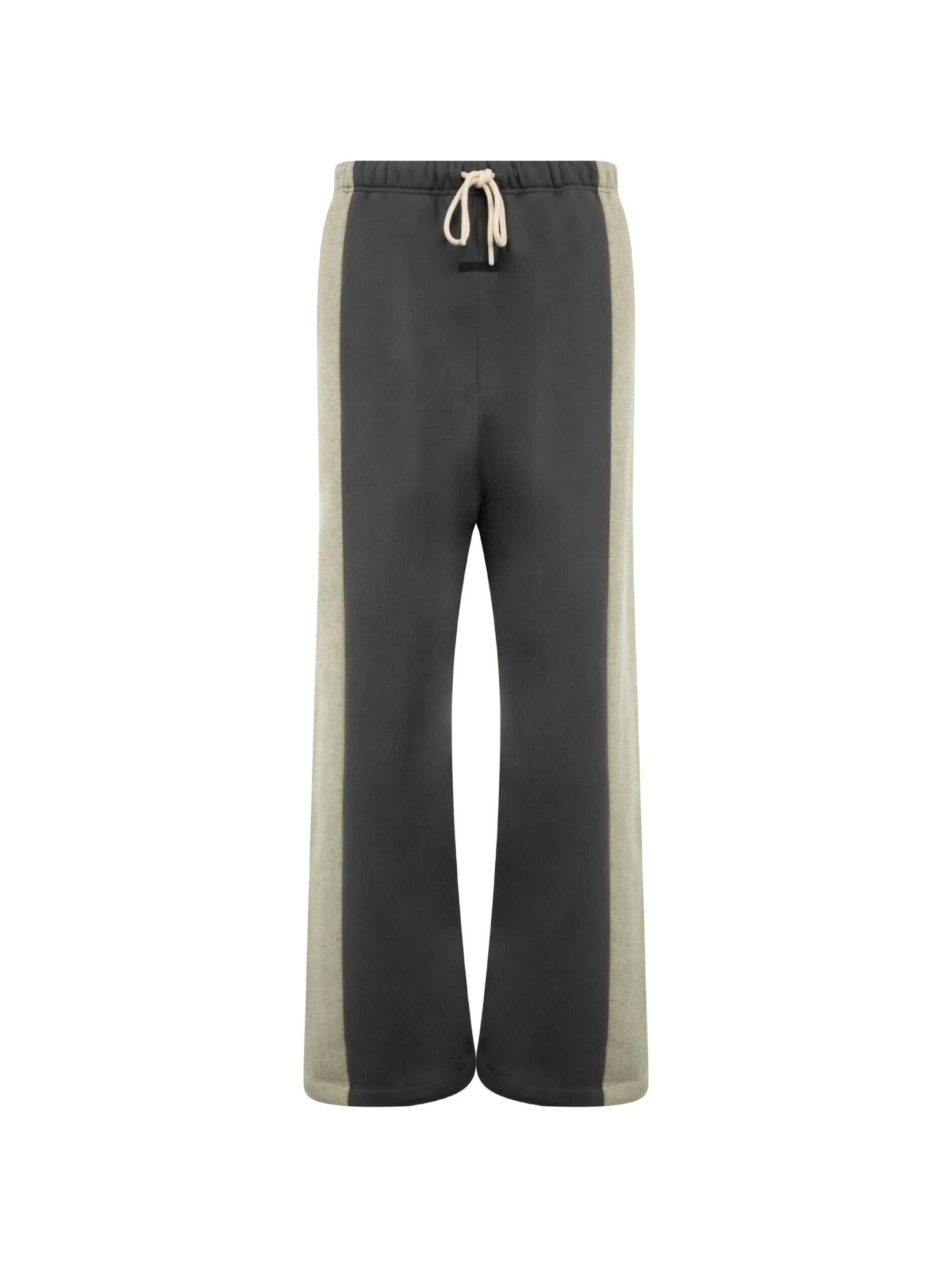 3065108 - Fear Of God Essentials | ERALDO