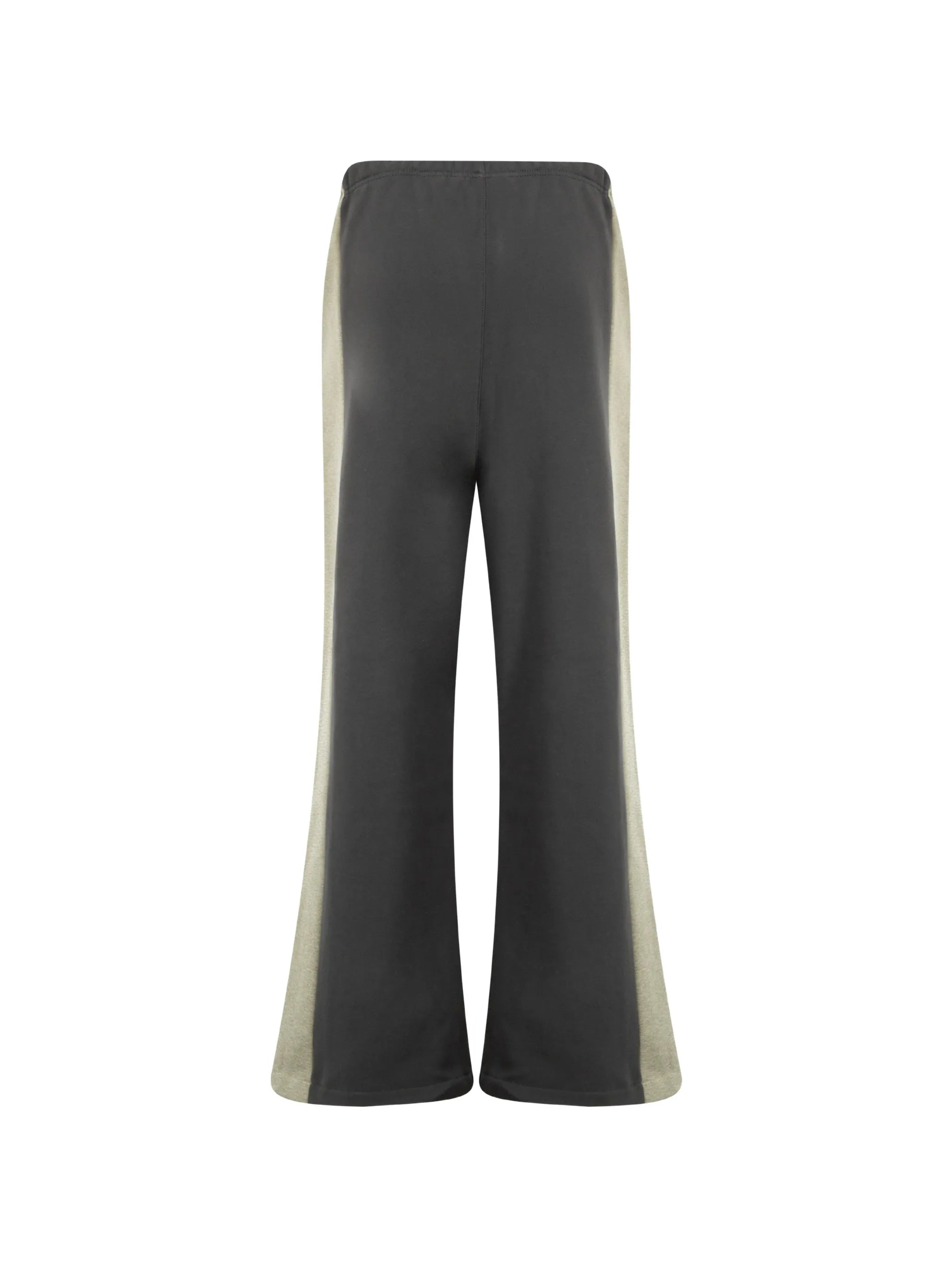 3065109 - Fear Of God Essentials | ERALDO
