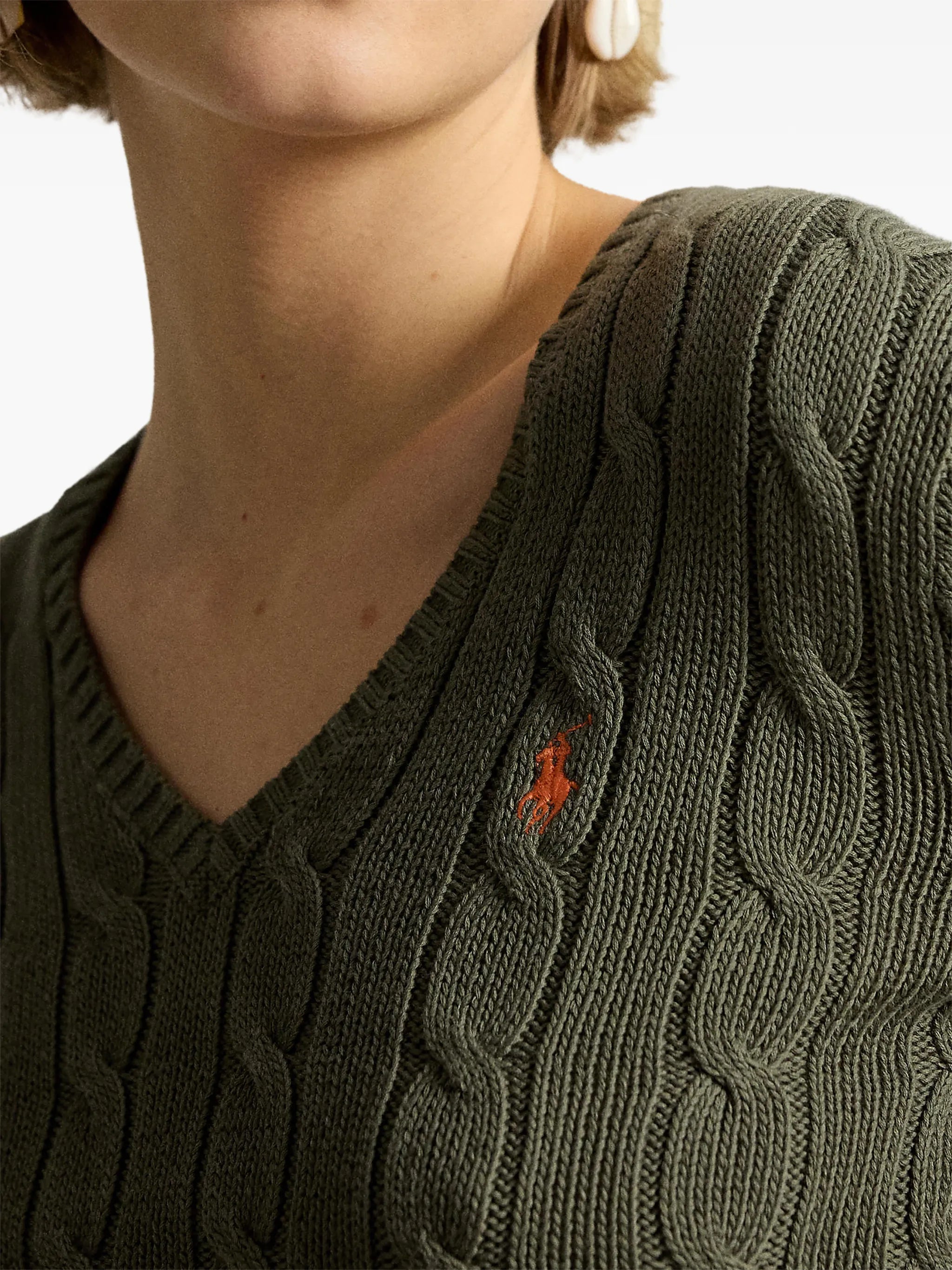 3025833